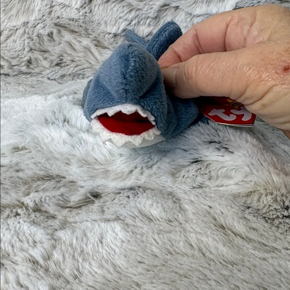 Ty Original Beanie Baby Crunch the Shark 1996